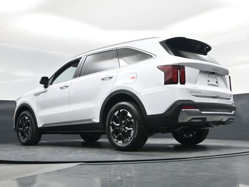 New 2026 Kia Sorento S image 12