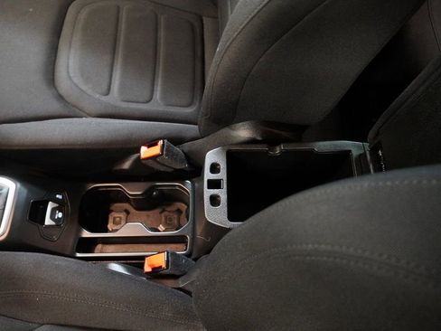 Used 2020 Jeep Renegade Latitude w/ Cold Weather Group image 22