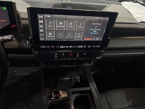 Certified 2025 GMC Hummer EV 2X image 17