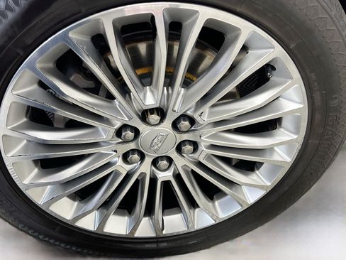 Used 2017 Cadillac XT5 Premium Luxury AWD/4WD image 14