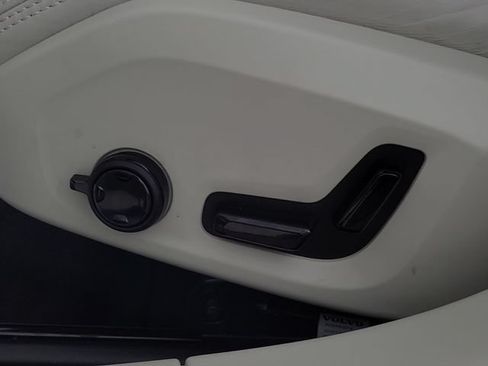 Used 2022 Volvo S90 B6 Inscription w/ Advanced Package AWD/4WD image 17
