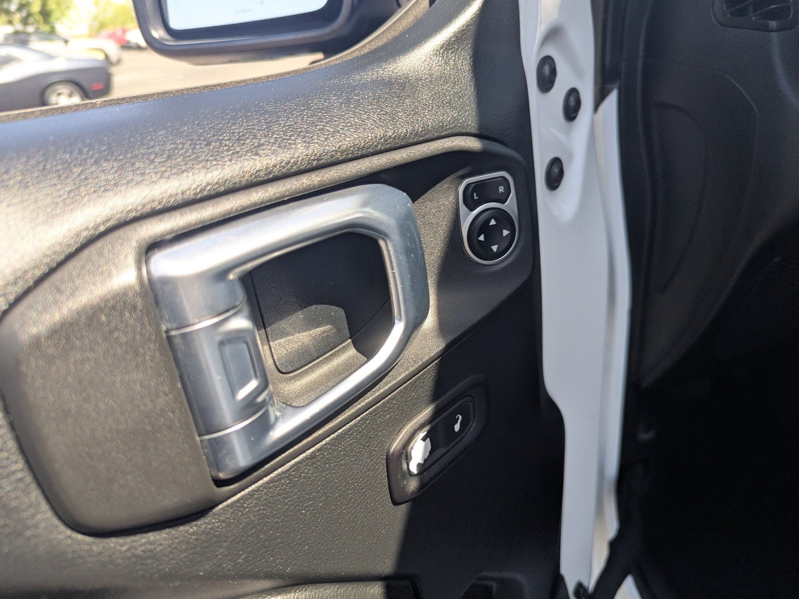 Used 2018 Jeep Wrangler Unlimited Sport S AWD/4WD image 22