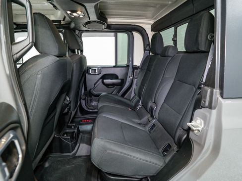 Used 2021 Jeep Gladiator Sport AWD/4WD image 31