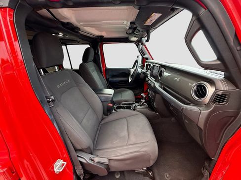 Used 2023 Jeep Wrangler Unlimited Sahara AWD/4WD image 32