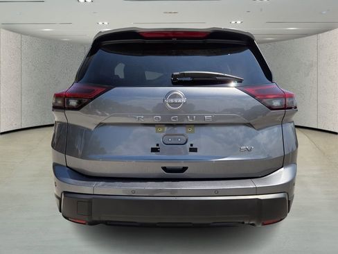 Used 2024 Nissan Rogue SV image 4
