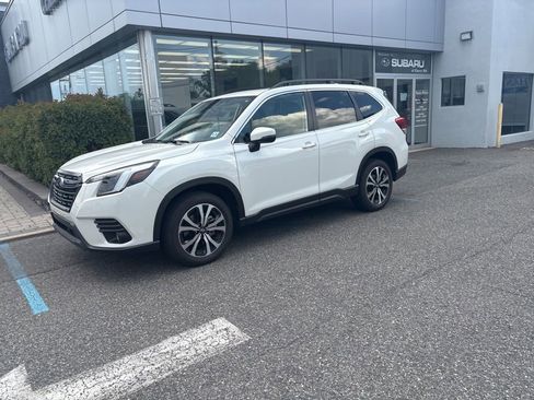 Used 2023 Subaru Forester Limited AWD/4WD image 7