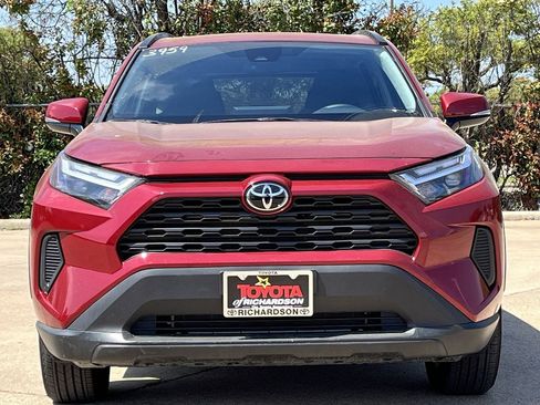 Used 2025 Toyota RAV4 XLE image 7