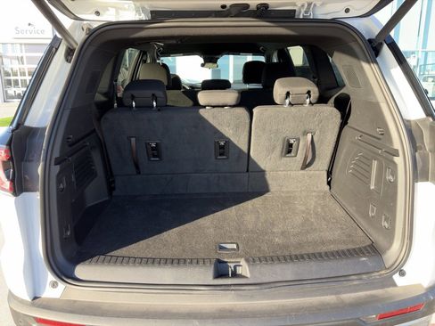 Used 2025 GMC Acadia Elevation image 9