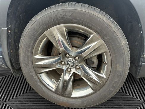 Used 2017 Toyota Highlander Limited Platinum image 17