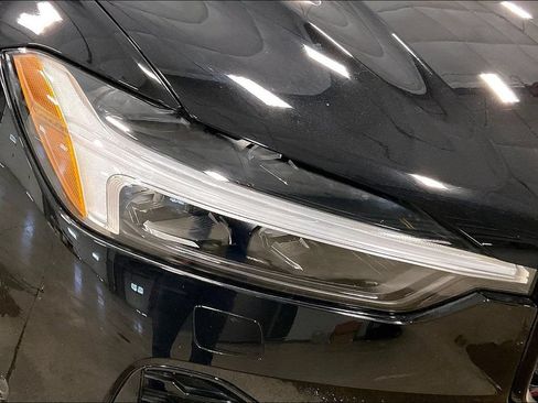 Certified 2023 Volvo XC60 B6 Ultimate w/ Protection Package Premier AWD/4WD image 32