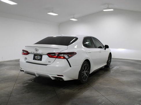 Used 2021 Toyota Camry SE image 9