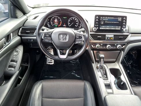 Used 2018 Honda Accord Sport image 12