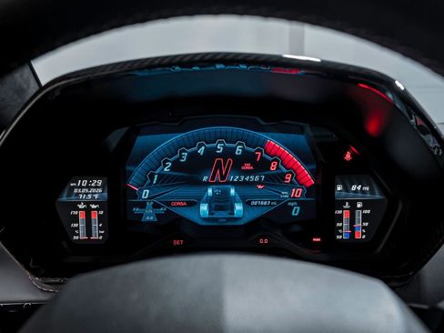 Used 2018 Lamborghini Aventador S image 16