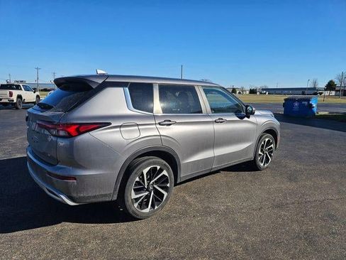 Used 2022 Mitsubishi Outlander SE image 7