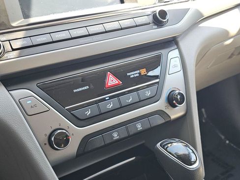 Used 2018 Hyundai Elantra SEL FWD image 29