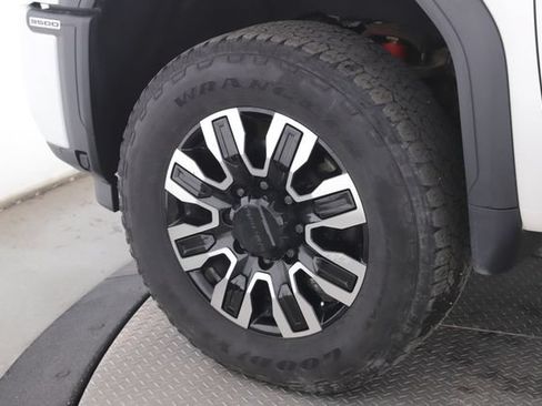 Used 2024 GMC Sierra 3500 Denali Ultimate AWD/4WD image 13