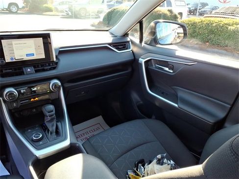 Used 2025 Toyota RAV4 XLE image 11