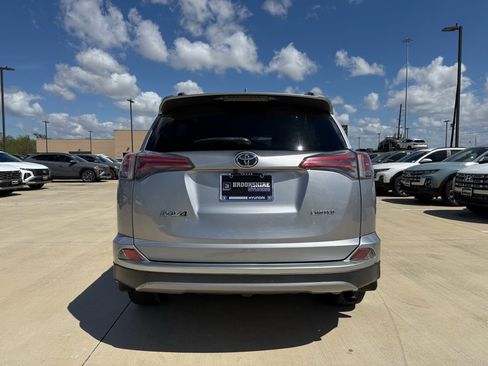 Used 2018 Toyota RAV4 Limited image 6