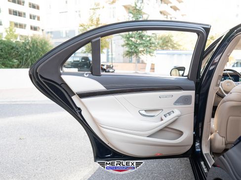 Used 2020 Mercedes-Benz S 560 4MATIC Sedan w/ Premium Package image 47