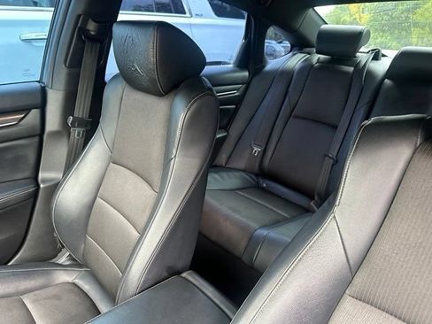 Used 2018 Honda Accord Sport image 9