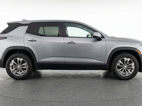 Used 2025 Chevrolet Equinox LT image 11