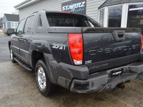 Used 2005 Chevrolet Avalanche Z71 w/ Sun And Sound Package image 3
