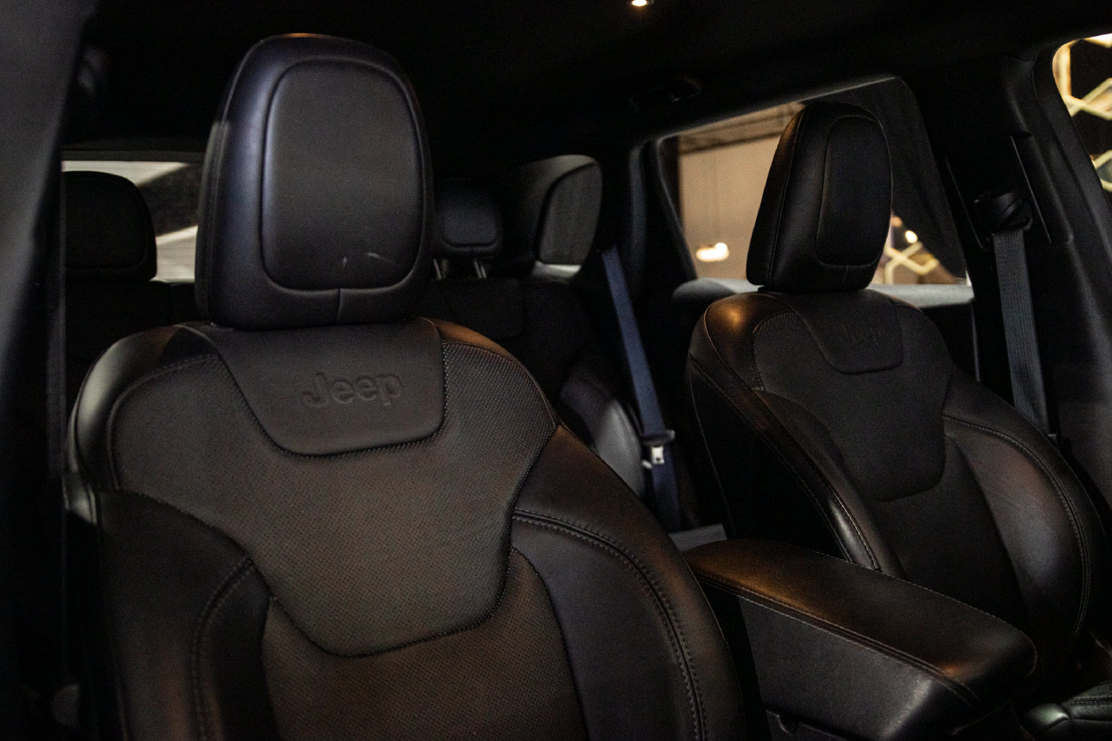 Used 2019 Jeep Cherokee High Altitude AWD/4WD image 12