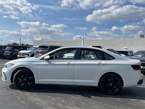 New 2026 Volkswagen Jetta SE FWD image 10