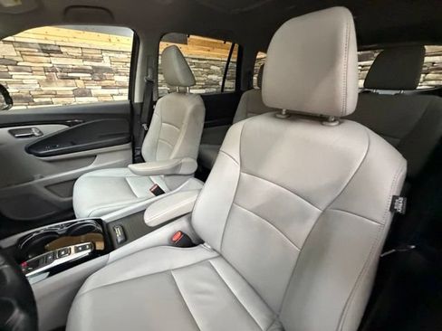 Used 2020 Honda Pilot Touring image 14