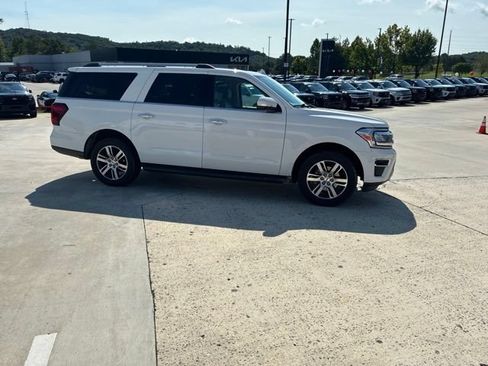 Used 2024 Ford Expedition Max Limited AWD/4WD image 59