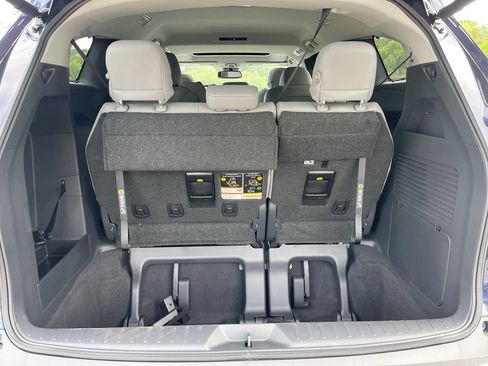 Used 2026 Toyota Sienna XLE FWD image 17