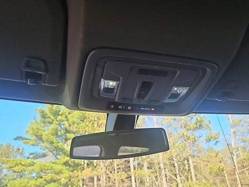 Used 2022 GMC Sierra 1500 SLT w/ SLT Convenience Package image 18