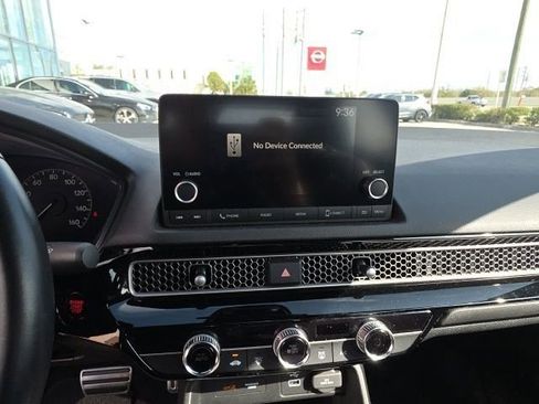 Used 2023 Honda Civic Sport image 17