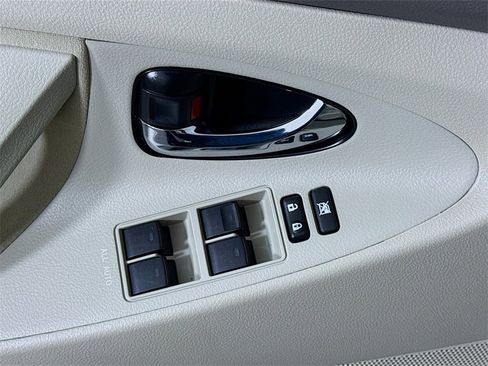 Used 2010 Toyota Camry LE image 20