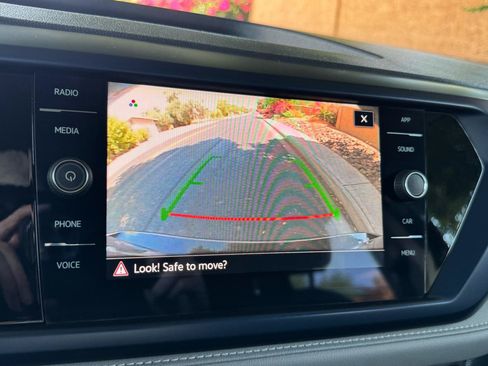 Used 2024 Volkswagen Taos SE FWD image 37