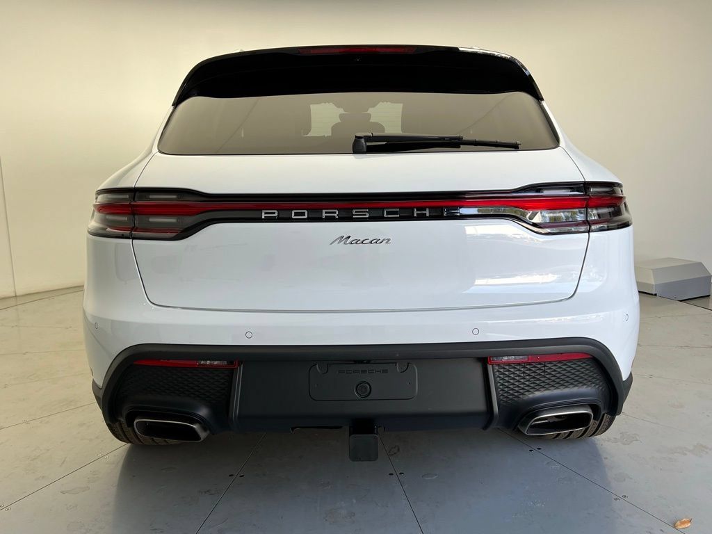 Certified 2026 Porsche Macan AWD/4WD image 21