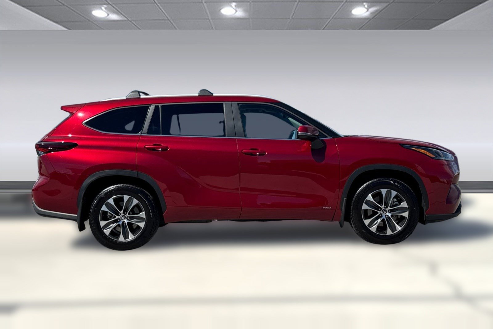 Certified 2026 Toyota Highlander XLE AWD/4WD image 8