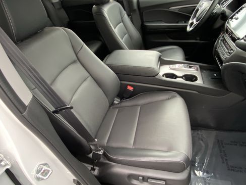 Used 2025 Honda Ridgeline RTL+ image 10