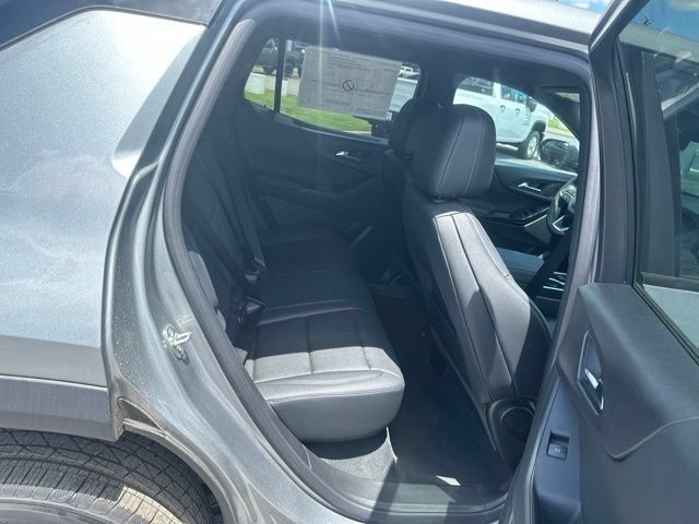 New 2026 Chevrolet Equinox LT w/ Convenience Package II FWD image 31