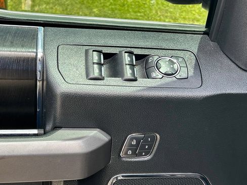 Used 2019 Ford F150 Platinum w/ Equipment Group 701A Luxury AWD/4WD image 18