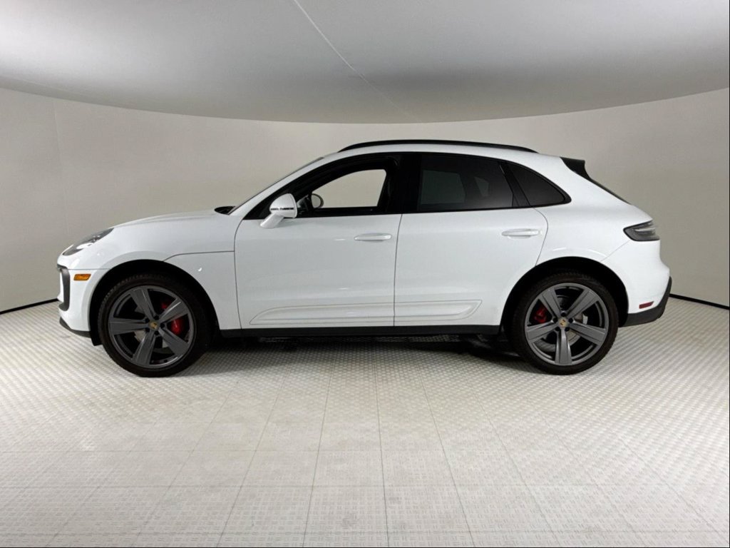 Certified 2024 Porsche Macan S AWD/4WD image 2