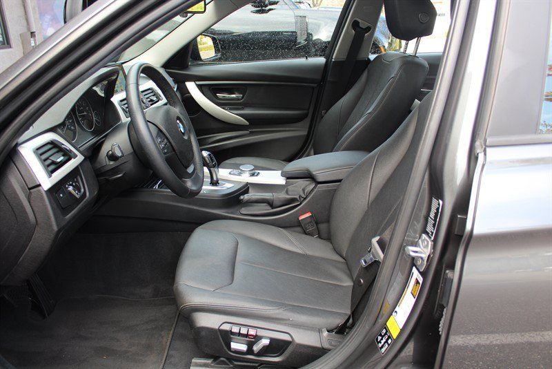 Used 2018 BMW 320i xDrive Sedan AWD/4WD image 20
