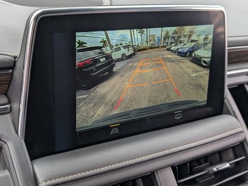 Used 2024 Chevrolet Suburban Premier image 26