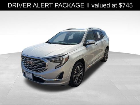 Used 2019 GMC Terrain Denali w/ Driver Alert Package II AWD/4WD image 3
