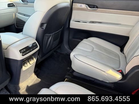 Used 2022 Hyundai Palisade Limited AWD/4WD image 16