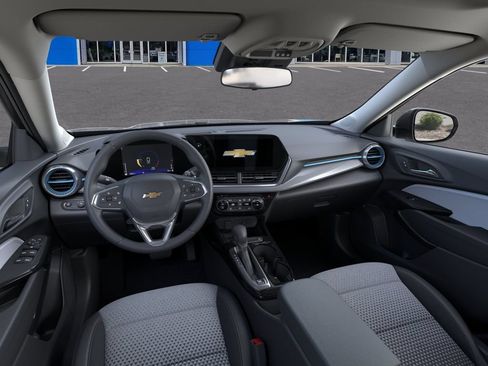 New 2026 Chevrolet Trax LT w/ Sunroof Package FWD image 16