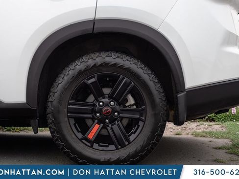 Used 2025 Nissan Rogue SV AWD/4WD image 32