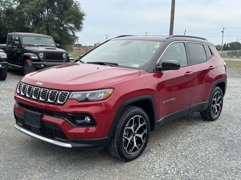 Used 2025 Jeep Compass Limited AWD/4WD image 24