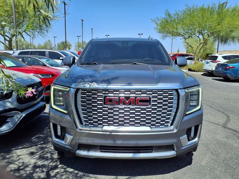 Used 2021 GMC Yukon XL Denali w/ Denali Premium Package RWD image 2