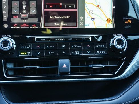 Used 2020 Toyota Highlander Platinum image 20